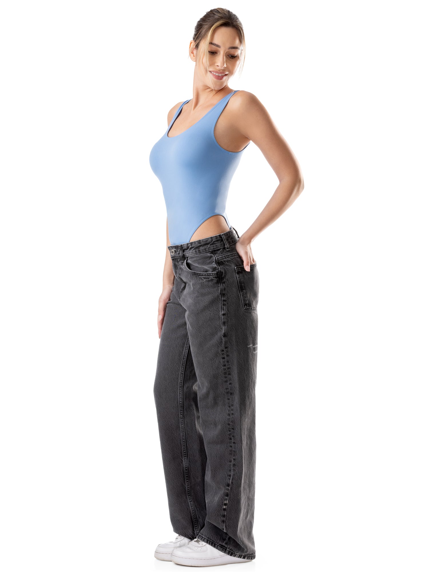 Body scollato sulla schiena